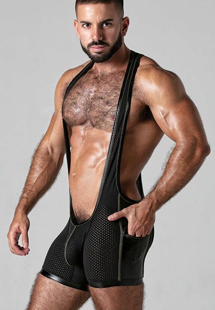 Singlet Look At It